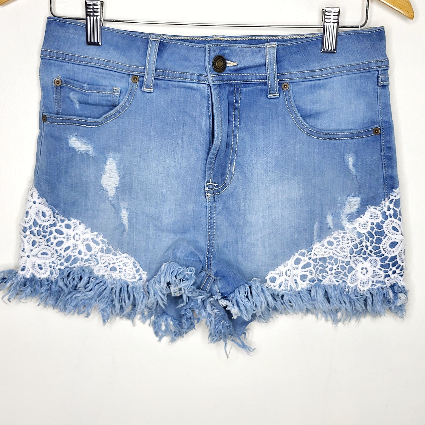 LCRW1 - Bootlegger denim "shortie high rise" shorts with lace detail. Size 28