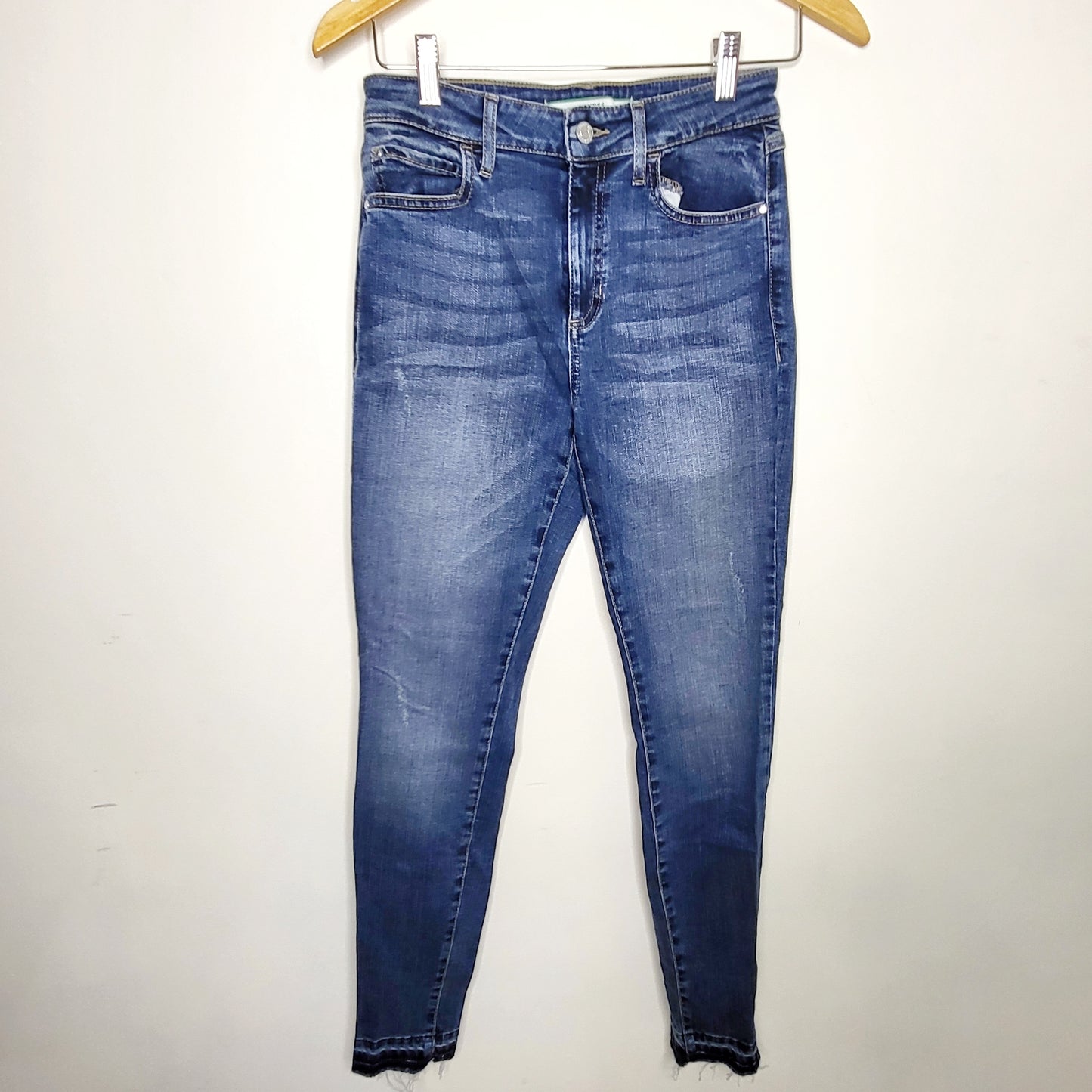 LCRW1 - Guess 1981 high rise skinny jeans. Size 27 regular