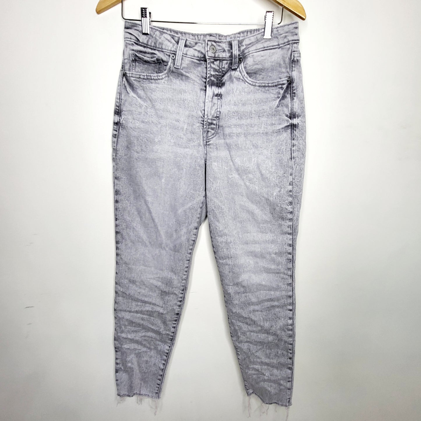 LCRW1 - Old Navy grey high rise O.G. Straight  jeans. Size 8