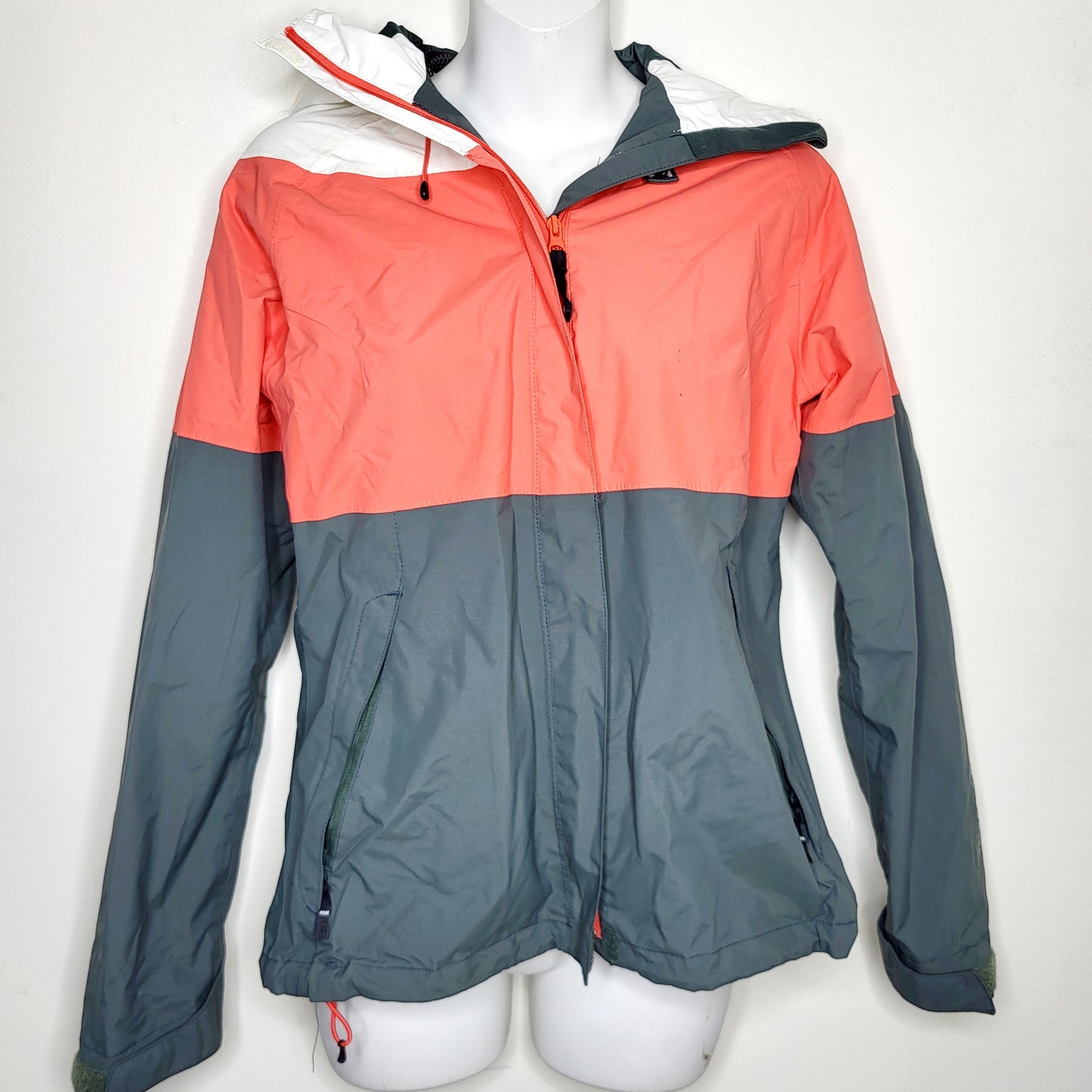 LCRW1 - Helly Hansen wind and waterproof "Loke" shell jacket. Size small