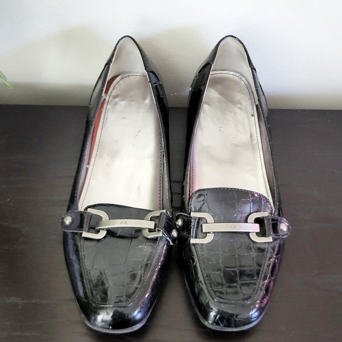 CMOH1 - Anne klein black Croc style loafers. Size 7M