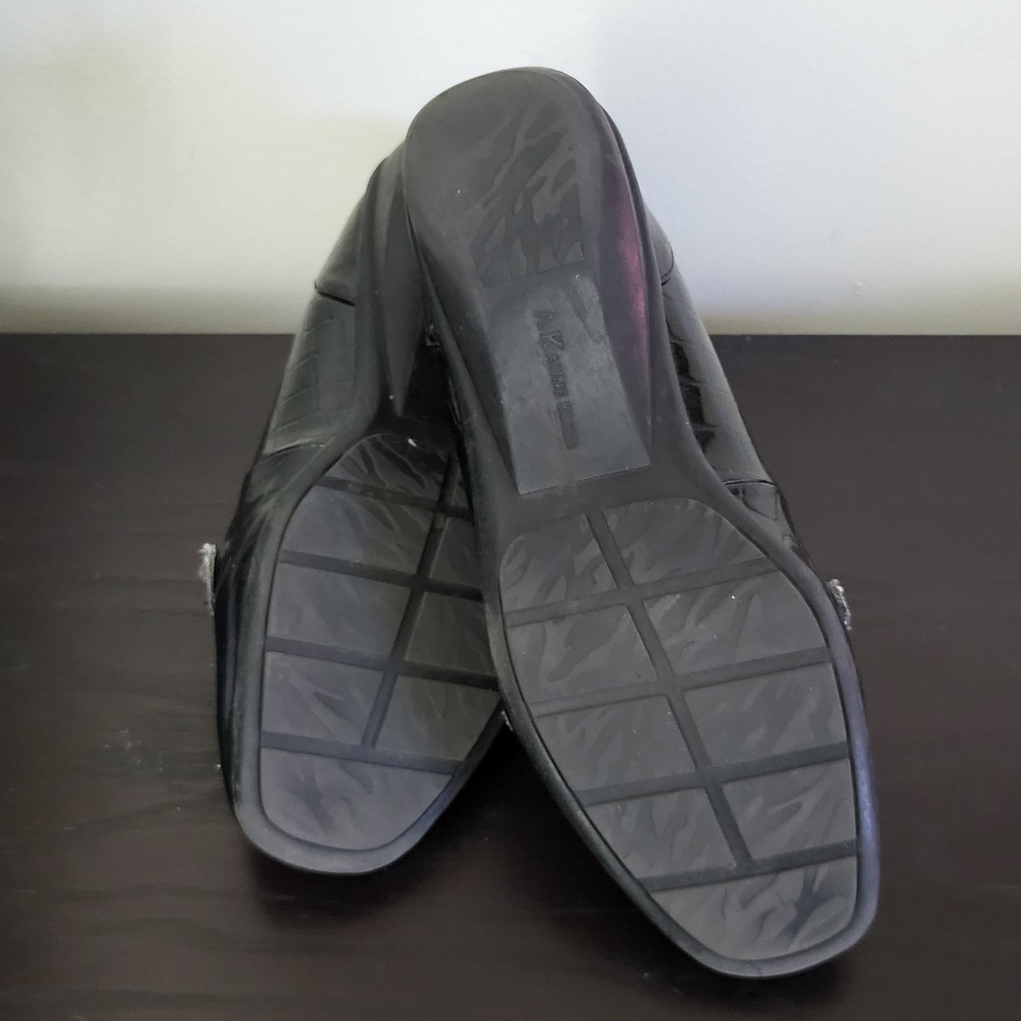 CMOH1 - Anne klein black Croc style loafers. Size 7M