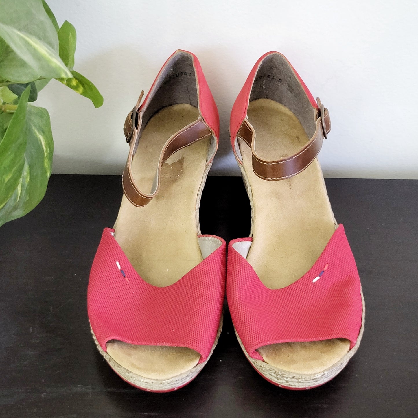 CMOH1 - Rieker red wedge sandals. Size 6.5