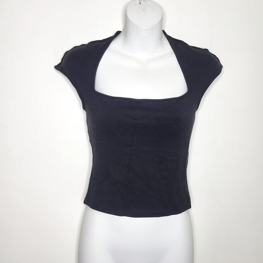 SHCA2 - H and M Divided black cropped cap sleeve top. Size small