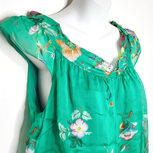 NBRD1 - Tendenze green silk blend floral print top with flutter sleeves. Size medium