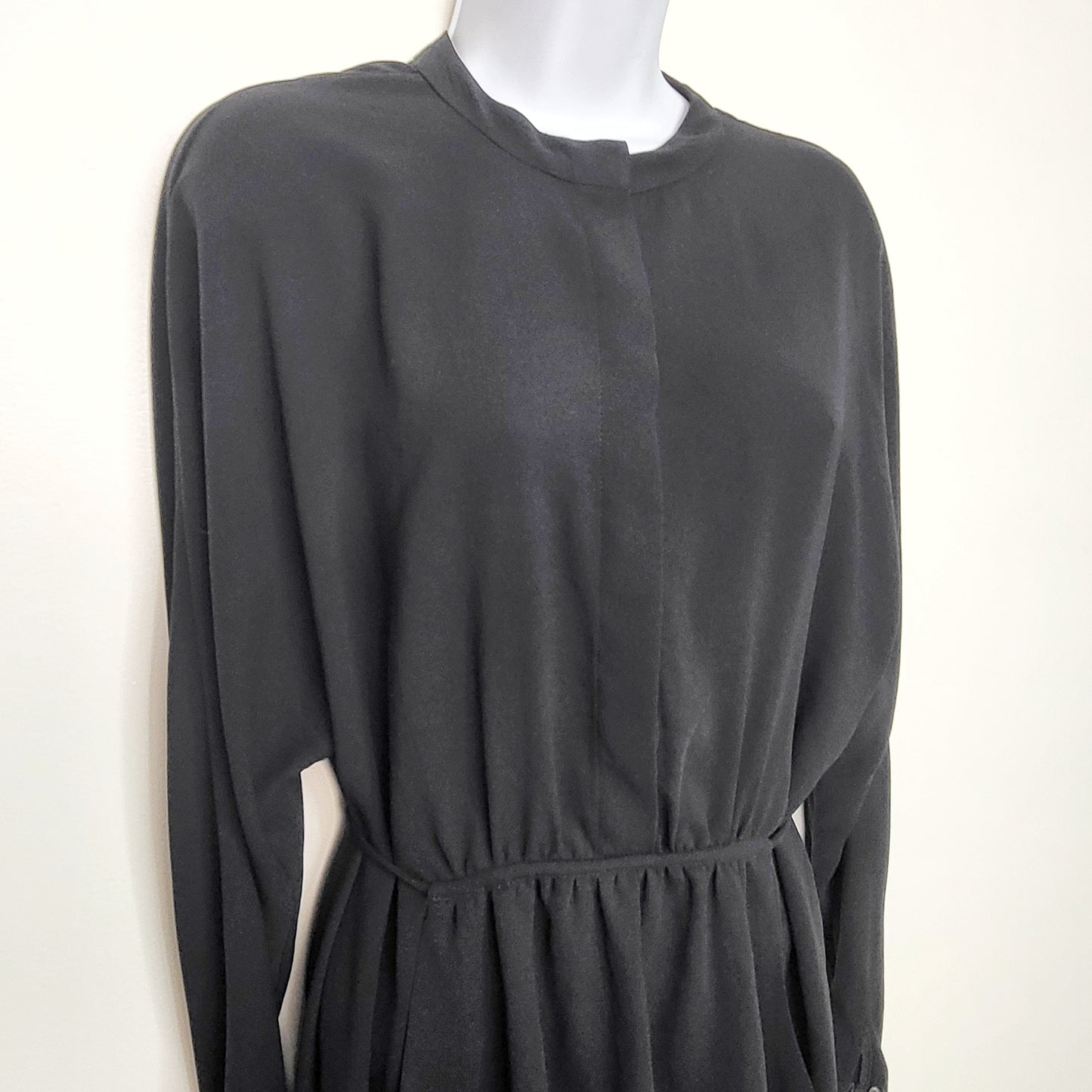 ALXS1 - Wilfred Aritzia black midi dress with tie waist. Size 6