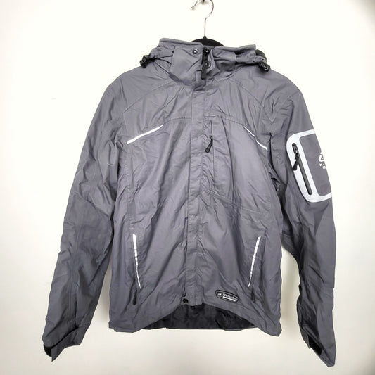 DZAV3 - Wetskins grey hooded rain jacket. Men's size small