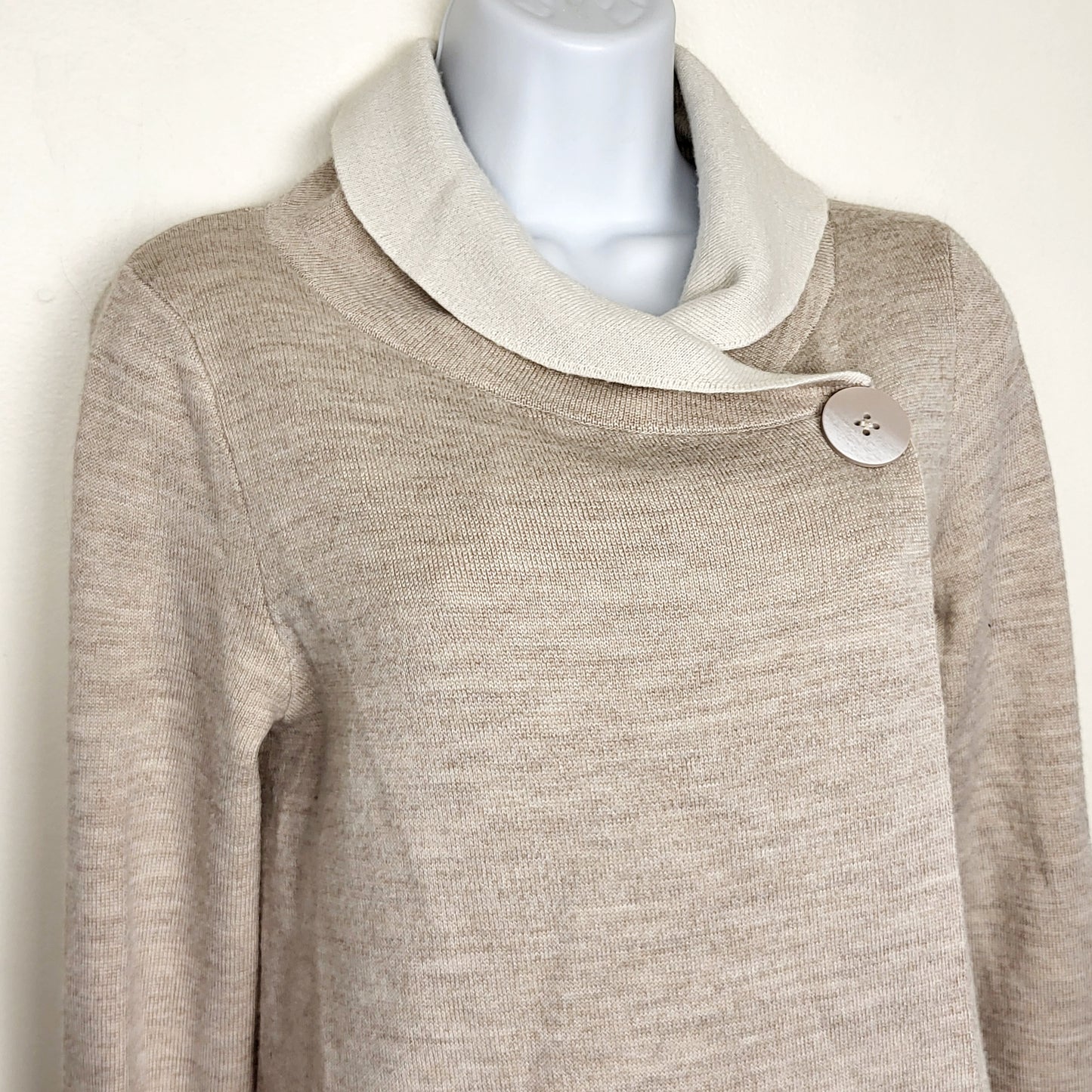 ALEE1 - Jones and Co oatmeal and cream coloured Merino wool blend sweater. Size small