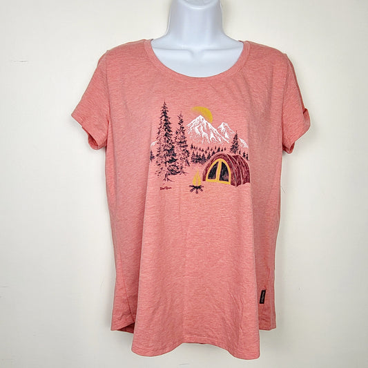 Wind River coral pink t-shirt with camp theme. Size large