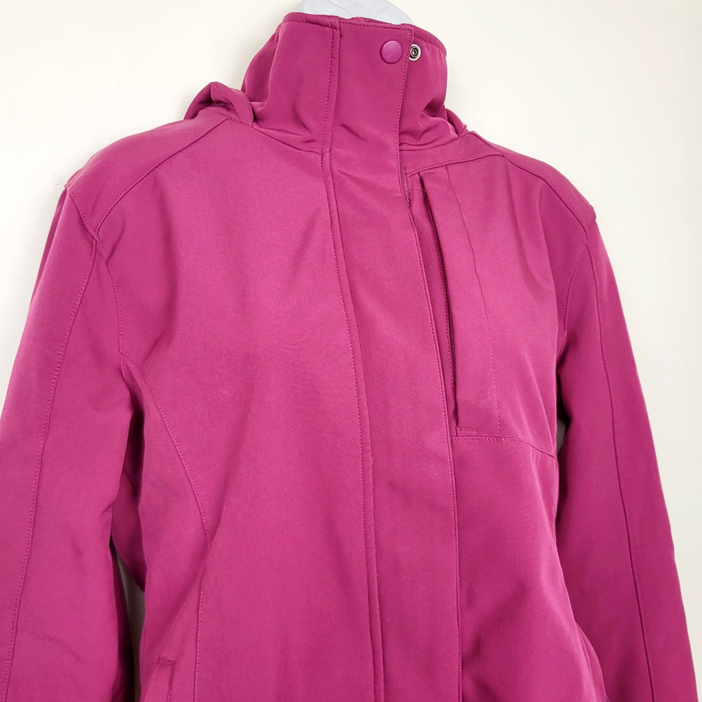 Avia dark pink soft shell hooded rain jacket. Size large (measures more like a medium)