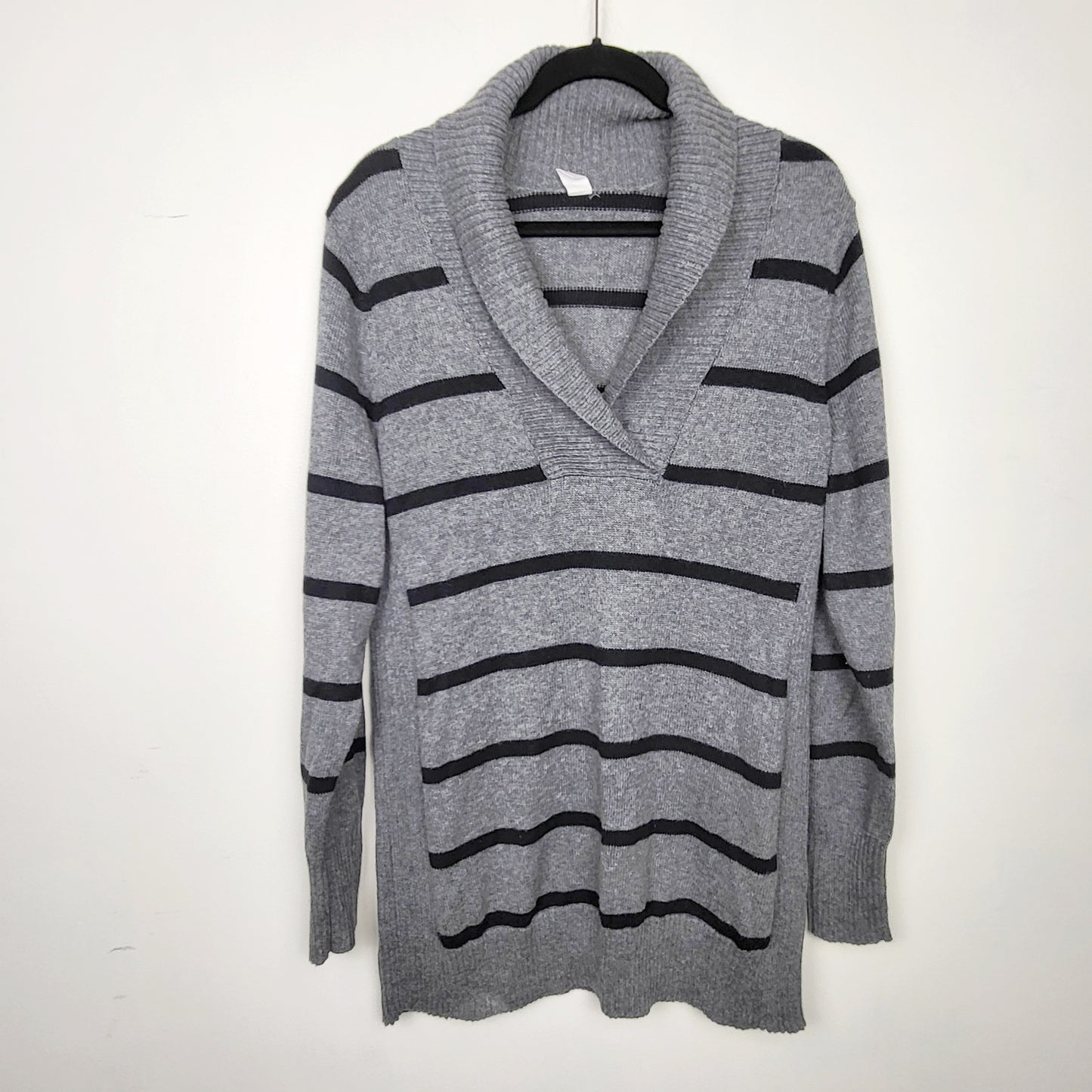 BSAC1 - Old Navy grey and black striped pullover sweater. Size XL