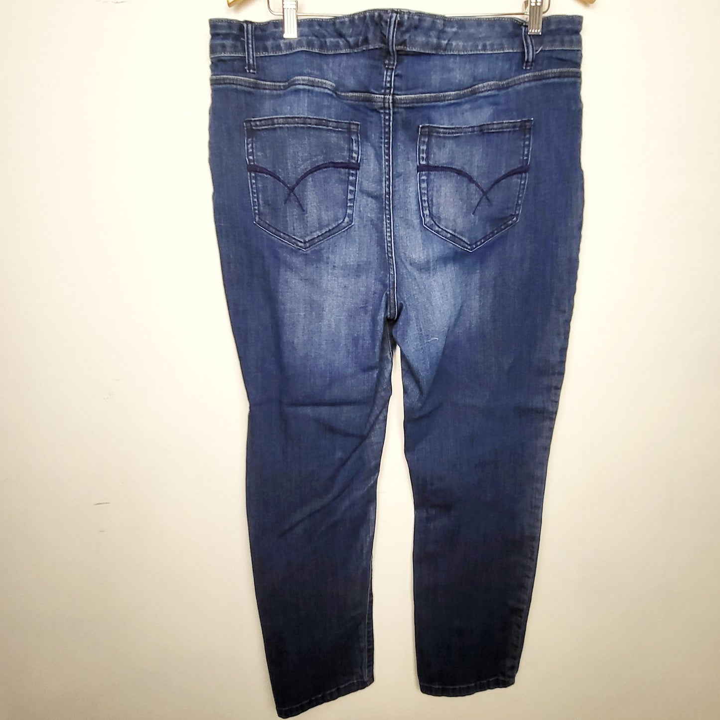 BSAC1 - Penningtons D/C Jeans straight leg jeans. Size 20 (see measurements below)