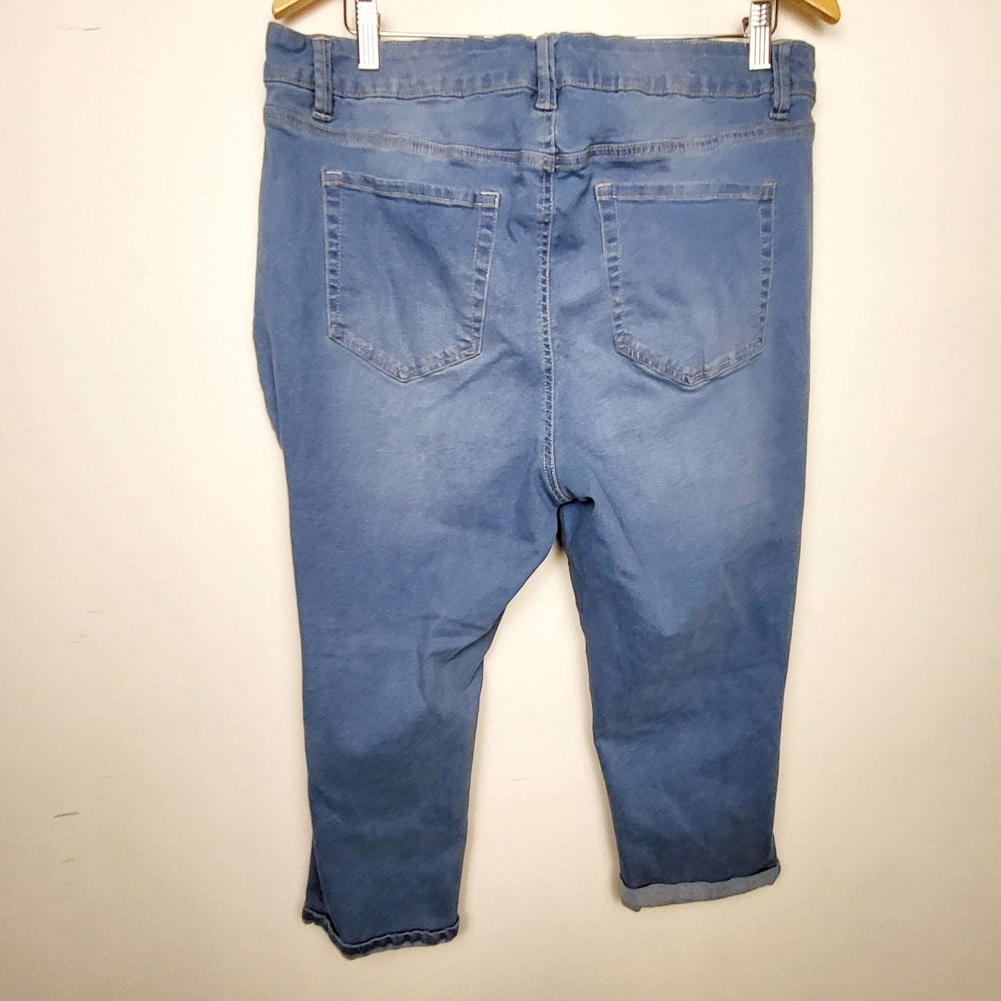 BSAC1 - Royalty for Me High-Rise crop denim pants. Size 18W