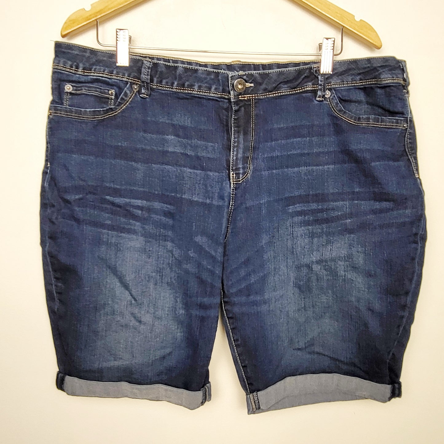 BSAC1 - Ricki's Revolution Brooke Bermuda denim shorts. Size 36 (measure as a 38)