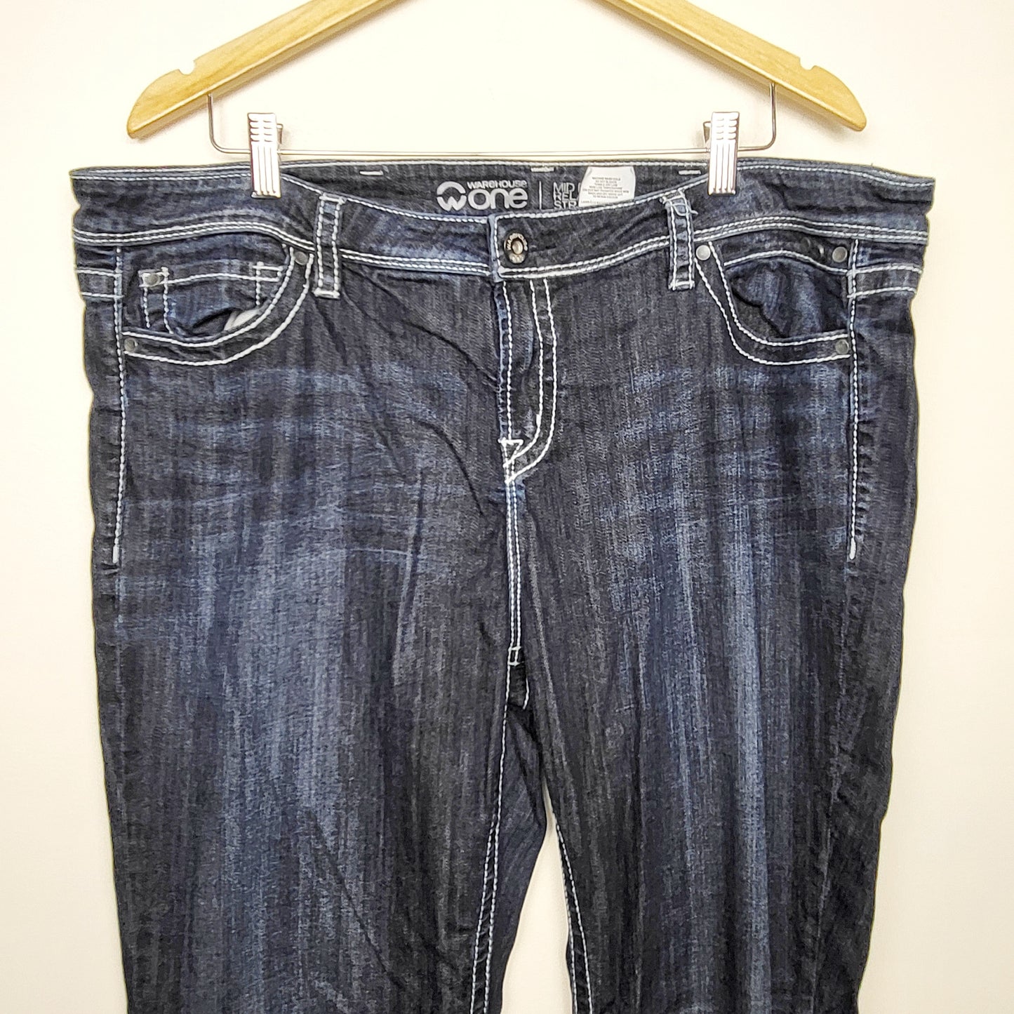 BSAC1 - Warehouse One relaxed fit mid rise straight leg jeans. Size 18+