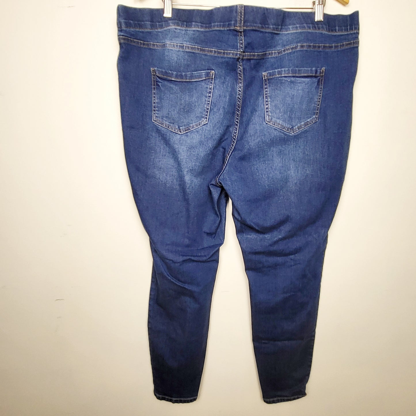 BSAC1 - George distressed denim jeggings. Size 2X