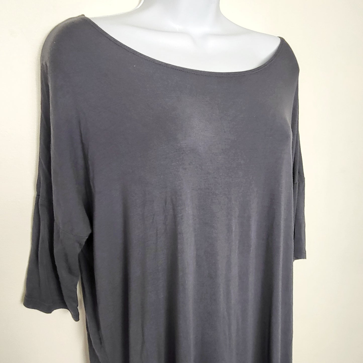 ESZ1 - Emma's Closet blue-grey bamboo top. Size small