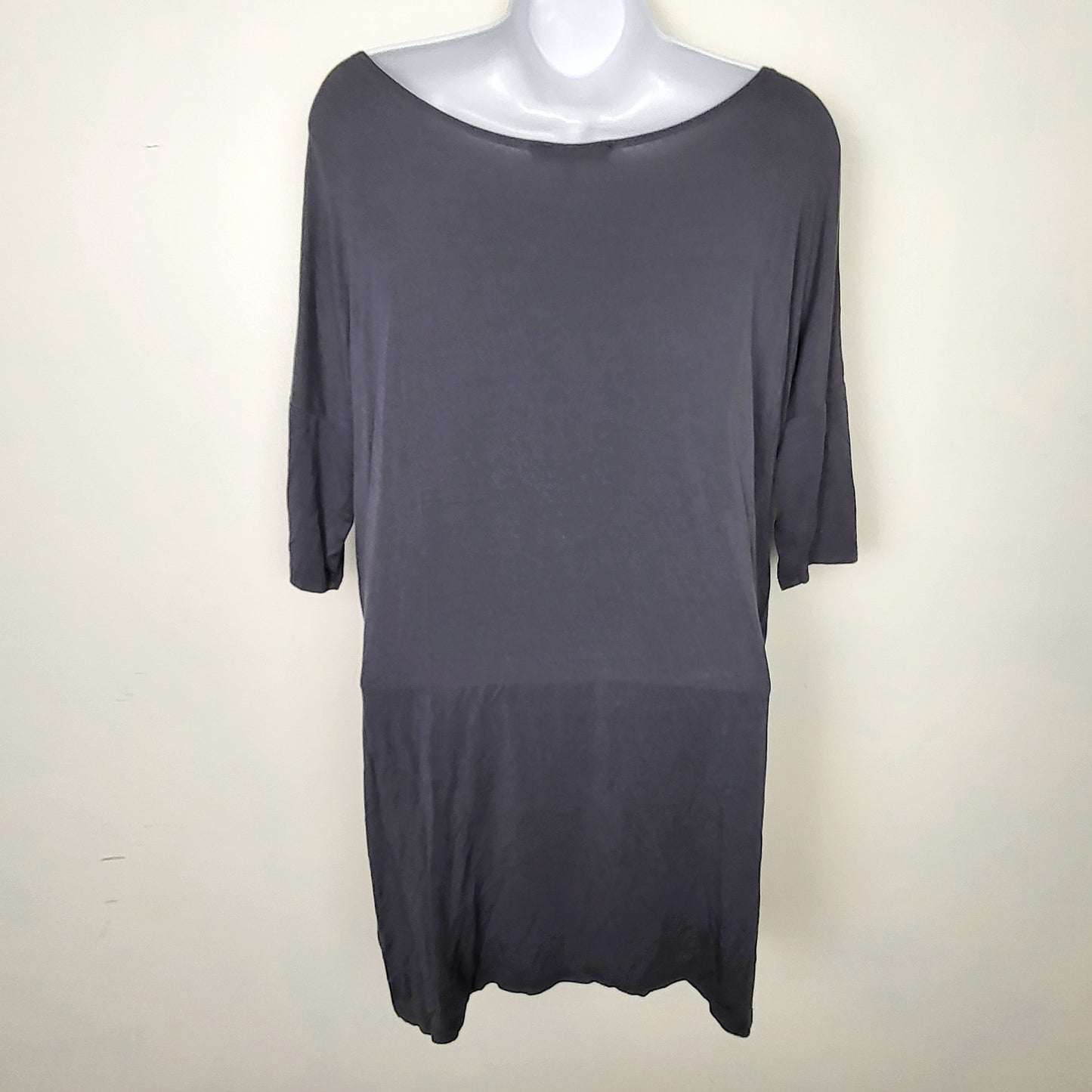 ESZ1 - Emma's Closet blue-grey bamboo top. Size small