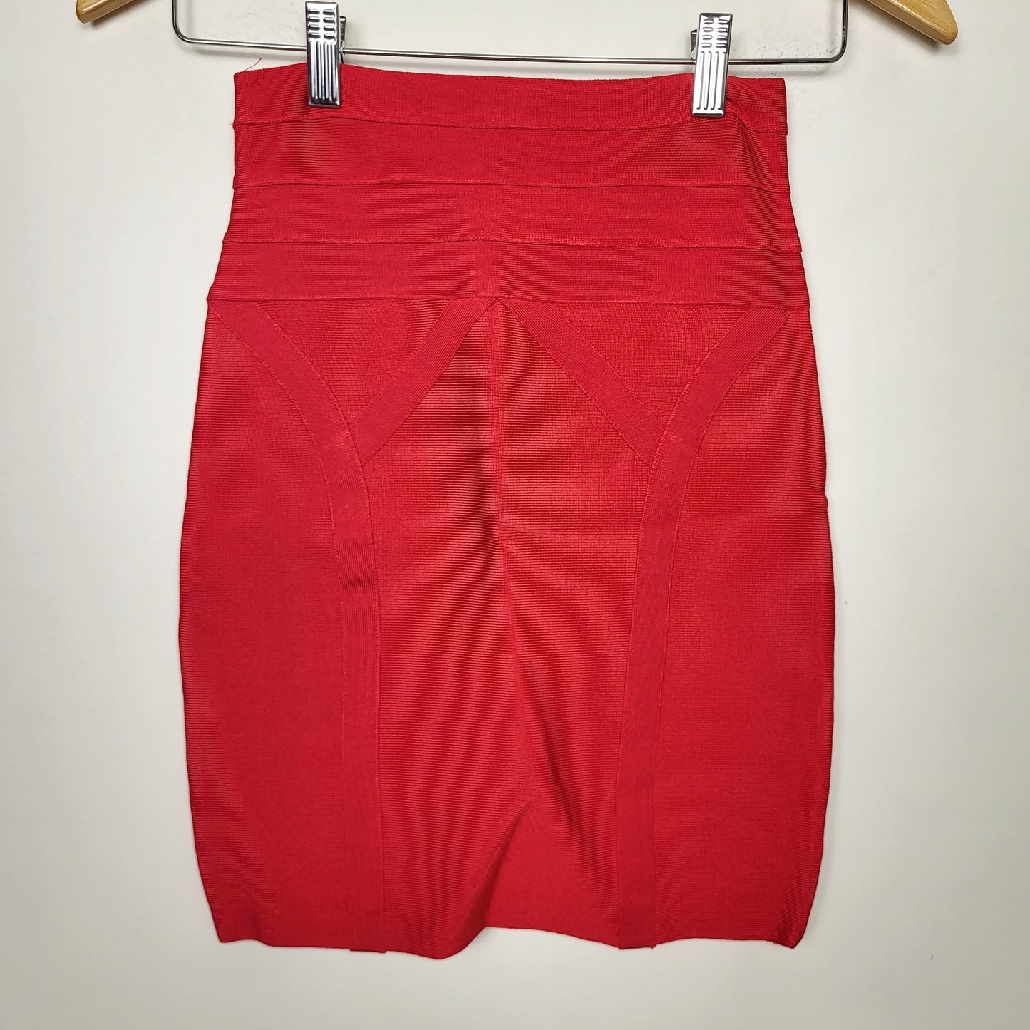 DPAR1 - Bebe Red Y2K Curve Contouring Bandage Skirt. Size XS