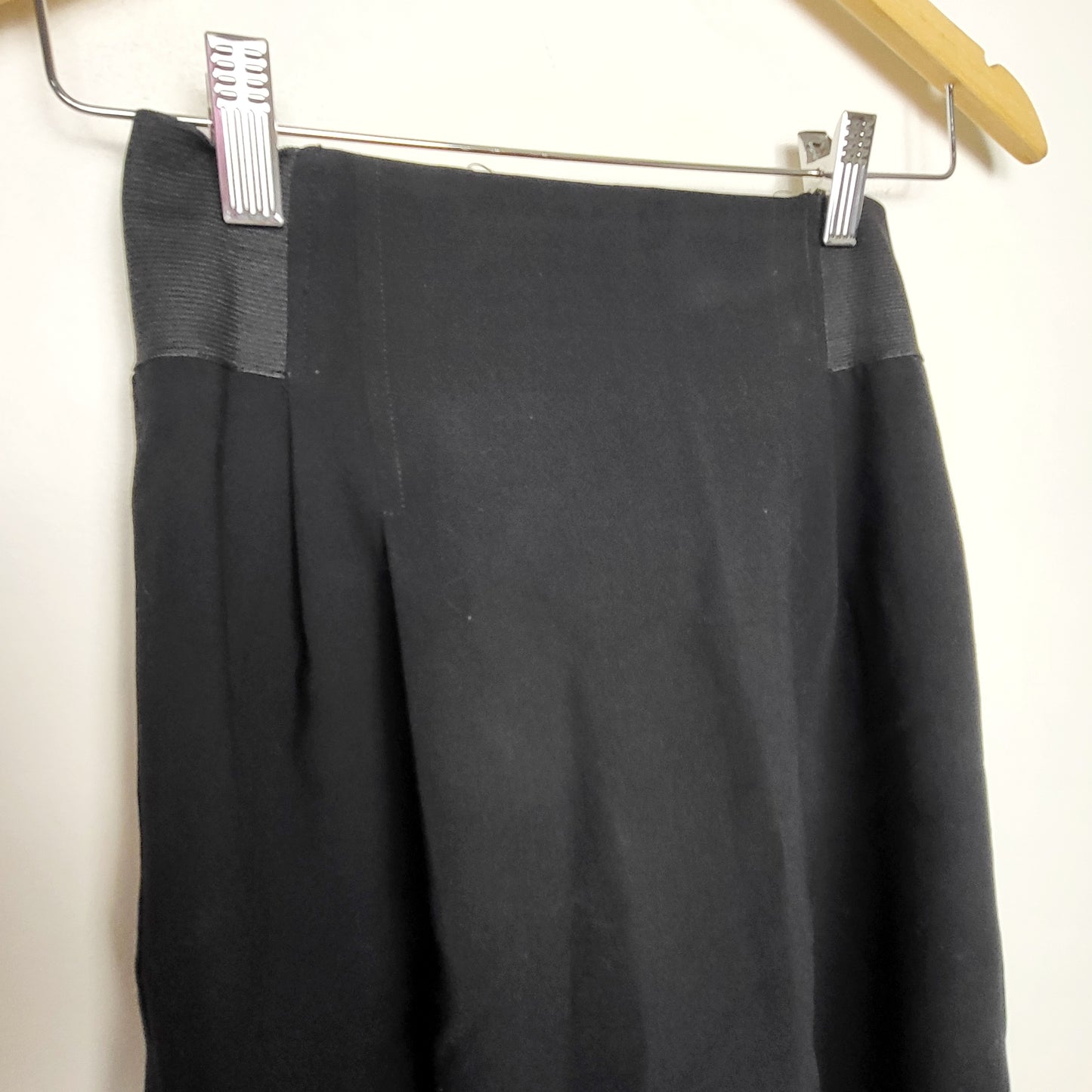 DPAR1 - Jacob black pencil skirt. Size XS