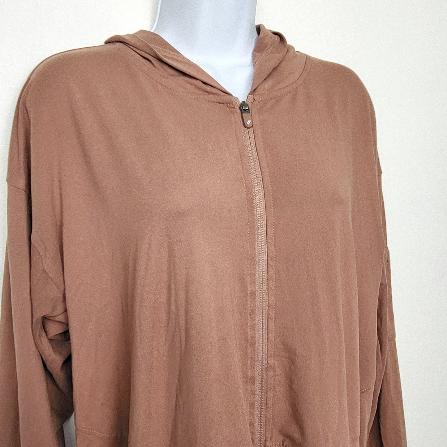 BAUB1 - Recreation by Thread & Supply zip up Brianne hoodie in clay colour. Size large