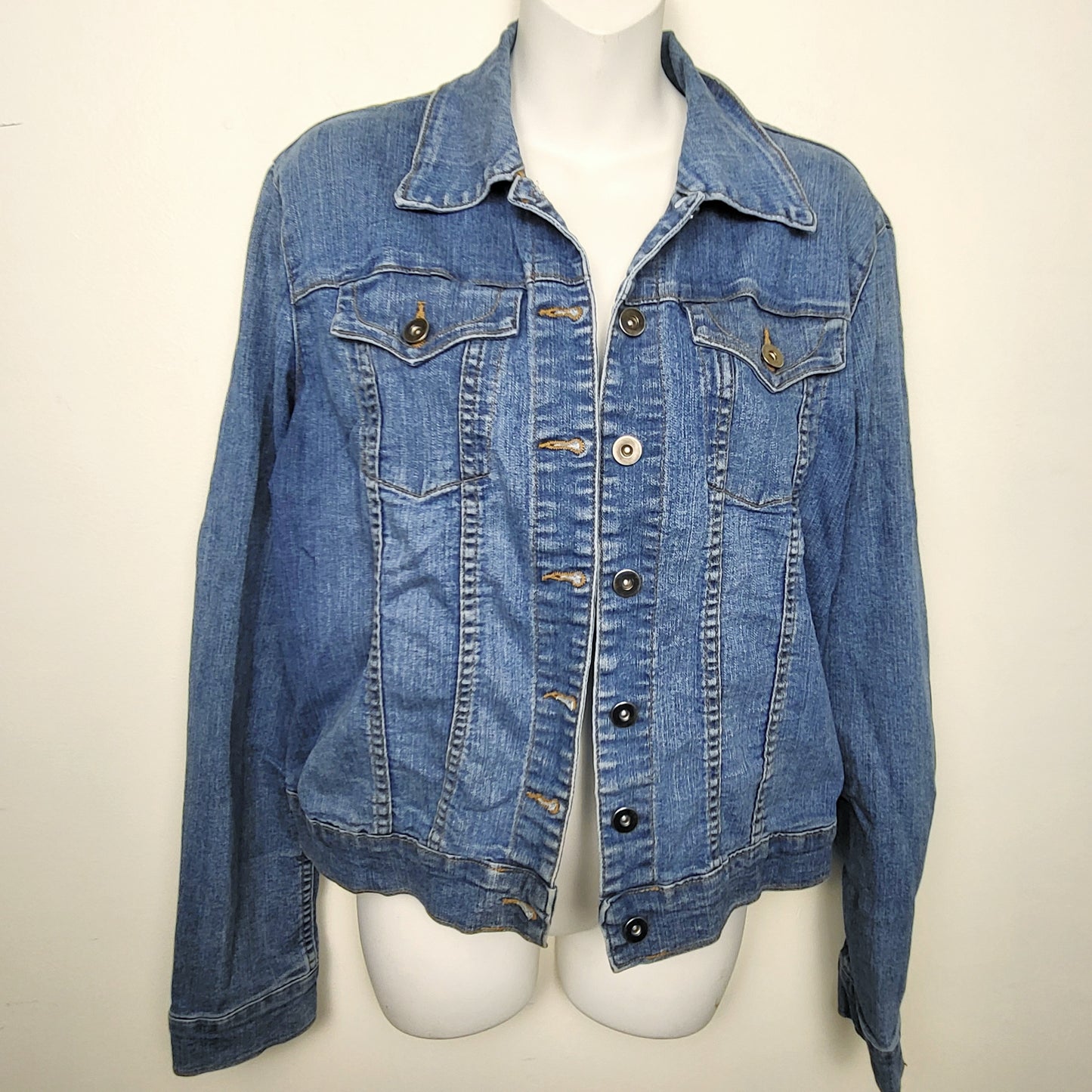 BAUB1 - Mia and Moss denim jacket. Size large