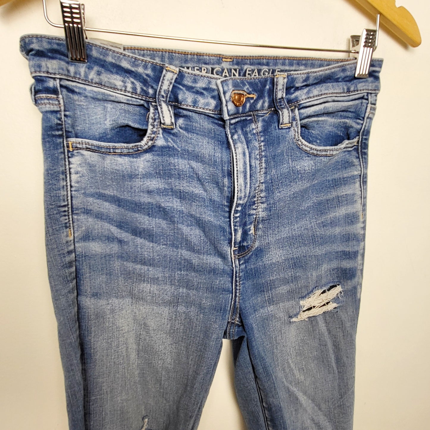 BAUB1 - American Eagle distressed Highest Rise Jeggings. Size 10 LONG