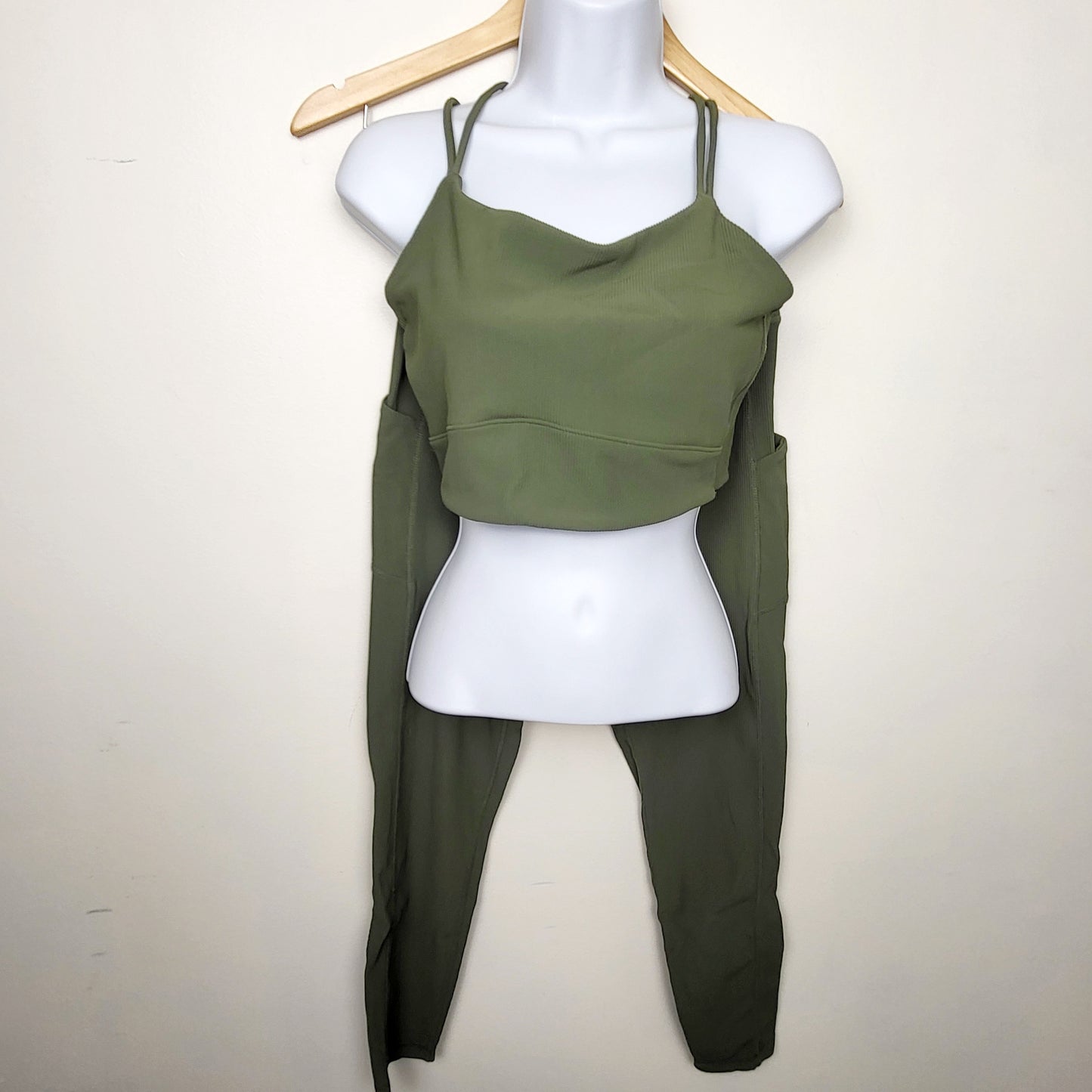 BAUB1 - Rae Mode olive green 2pc active set. Size large