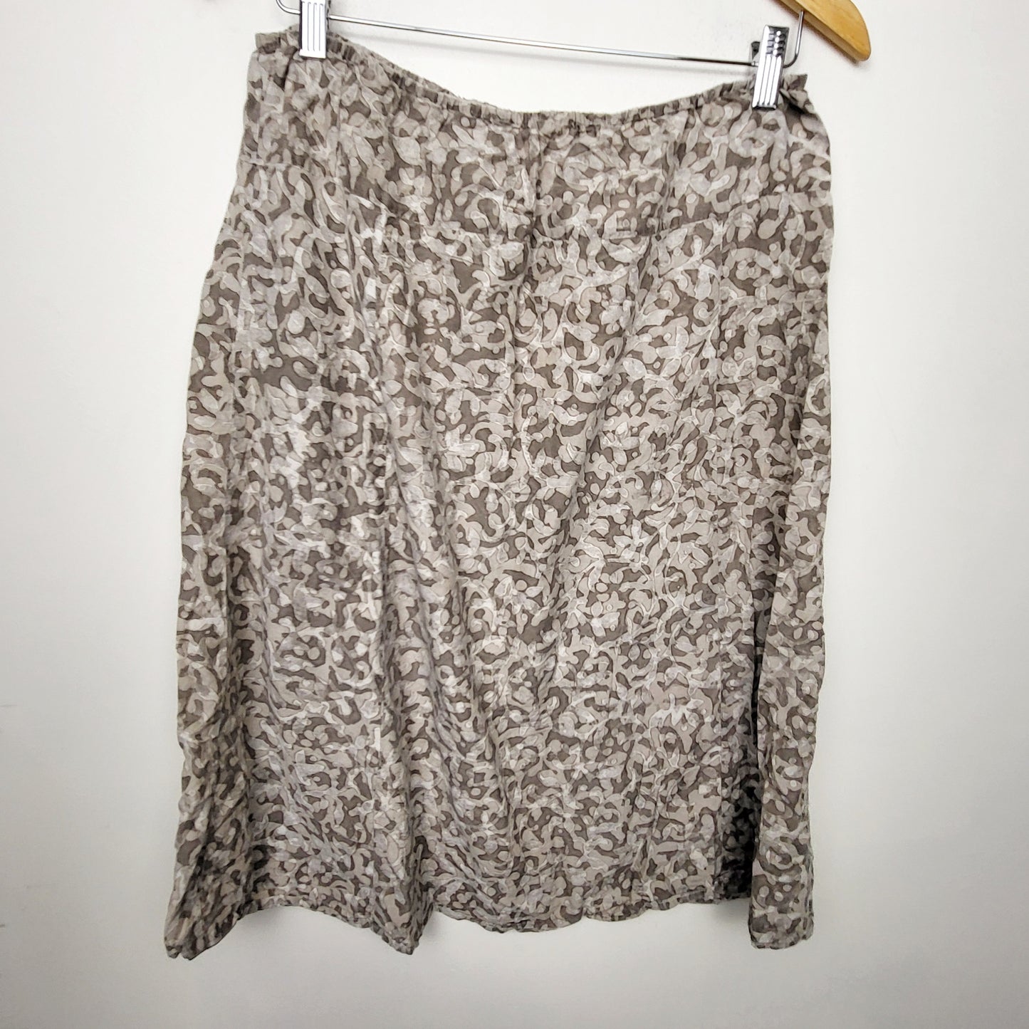 BAUB1 - Mawai (Vancouver company) neutral patterned silk midi skirt.