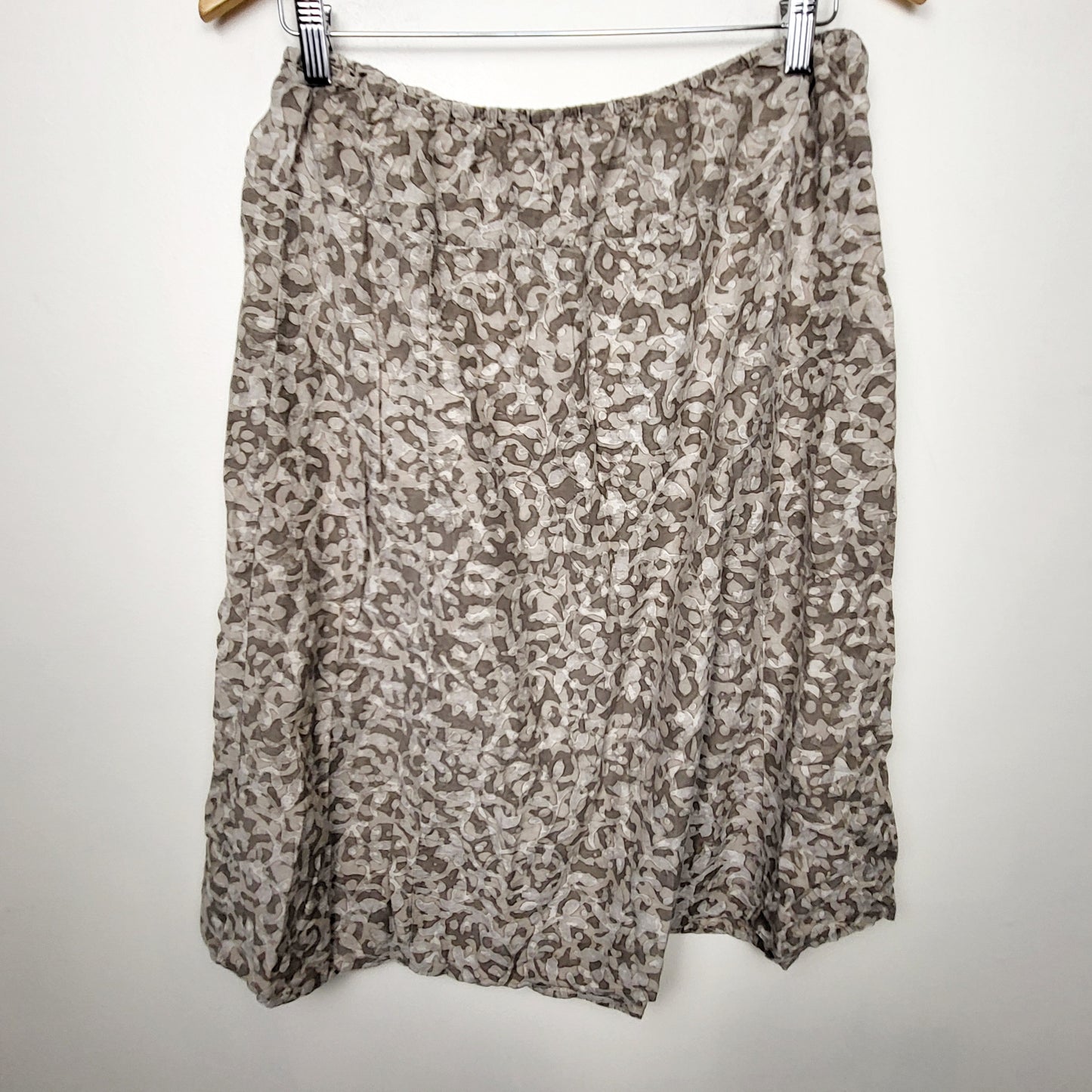 BAUB1 - Mawai (Vancouver company) neutral patterned silk midi skirt.