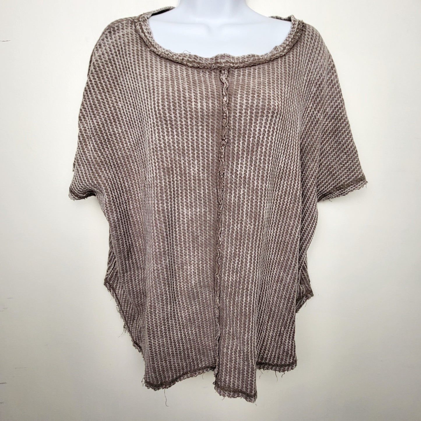 BAUB1 - Zenana brown waffle knit loose fit t-shirt with raw edge hem. Size L/XL