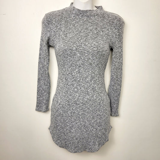 CCRT1 - Fashion Nova grey knit mini dress. Sizes like an XS