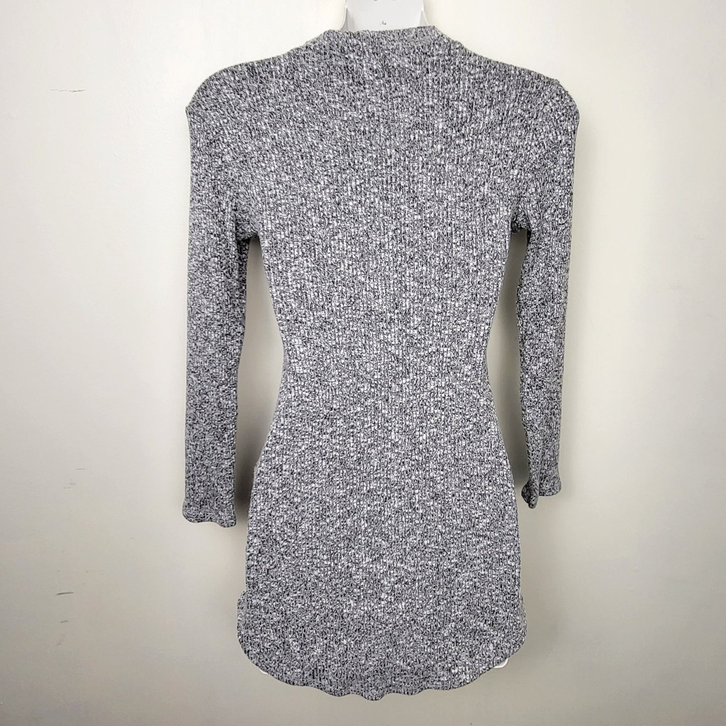 CCRT1 - Fashion Nova grey knit mini dress. Sizes like an XS