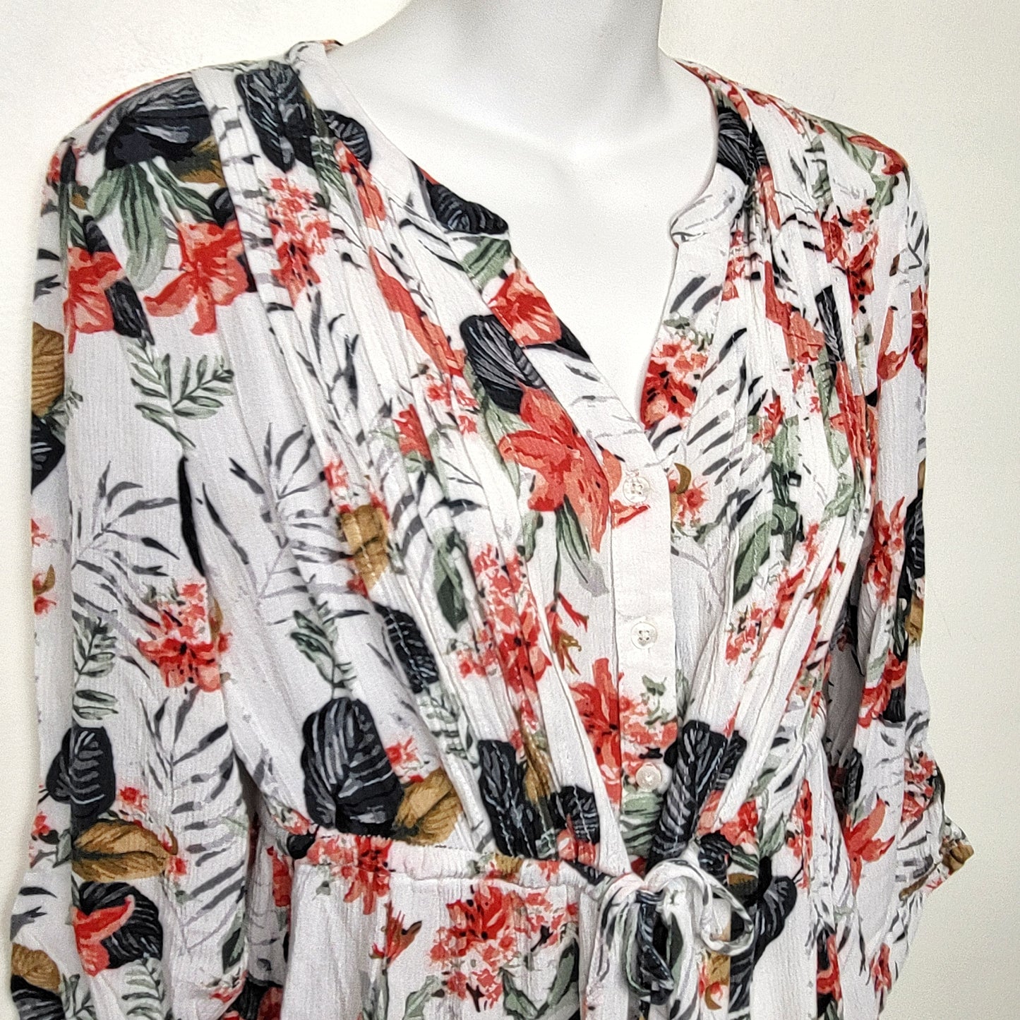 CCRT1 - Hilary Radley floral print rayon top with tie waist. Size small