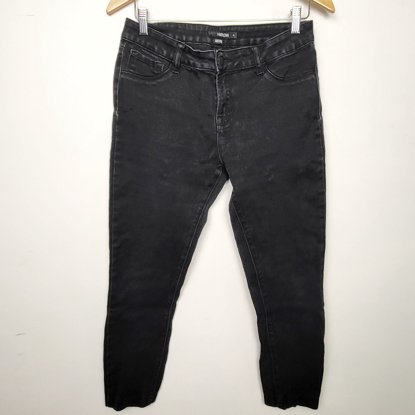 BBIN1 - Harlow black mid rise ankle jeans. Size 31