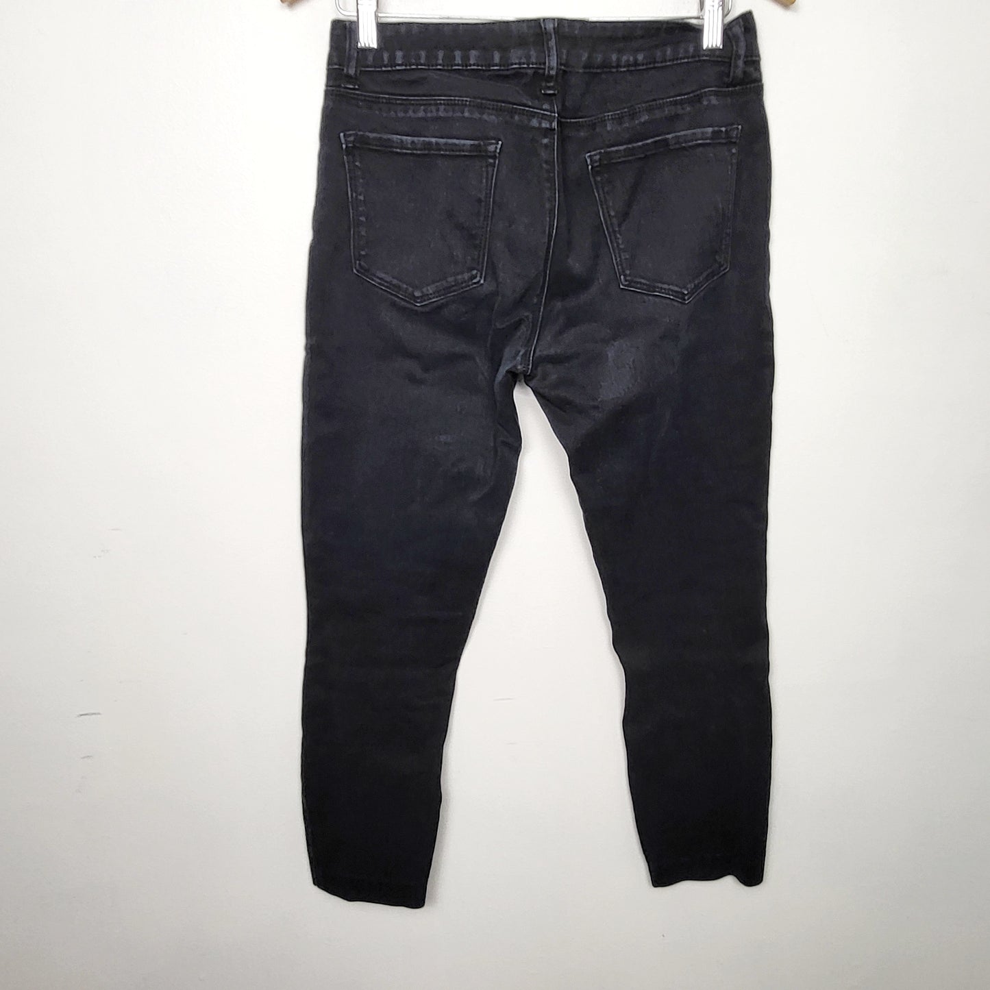 BBIN1 - Harlow black mid rise ankle jeans. Size 31