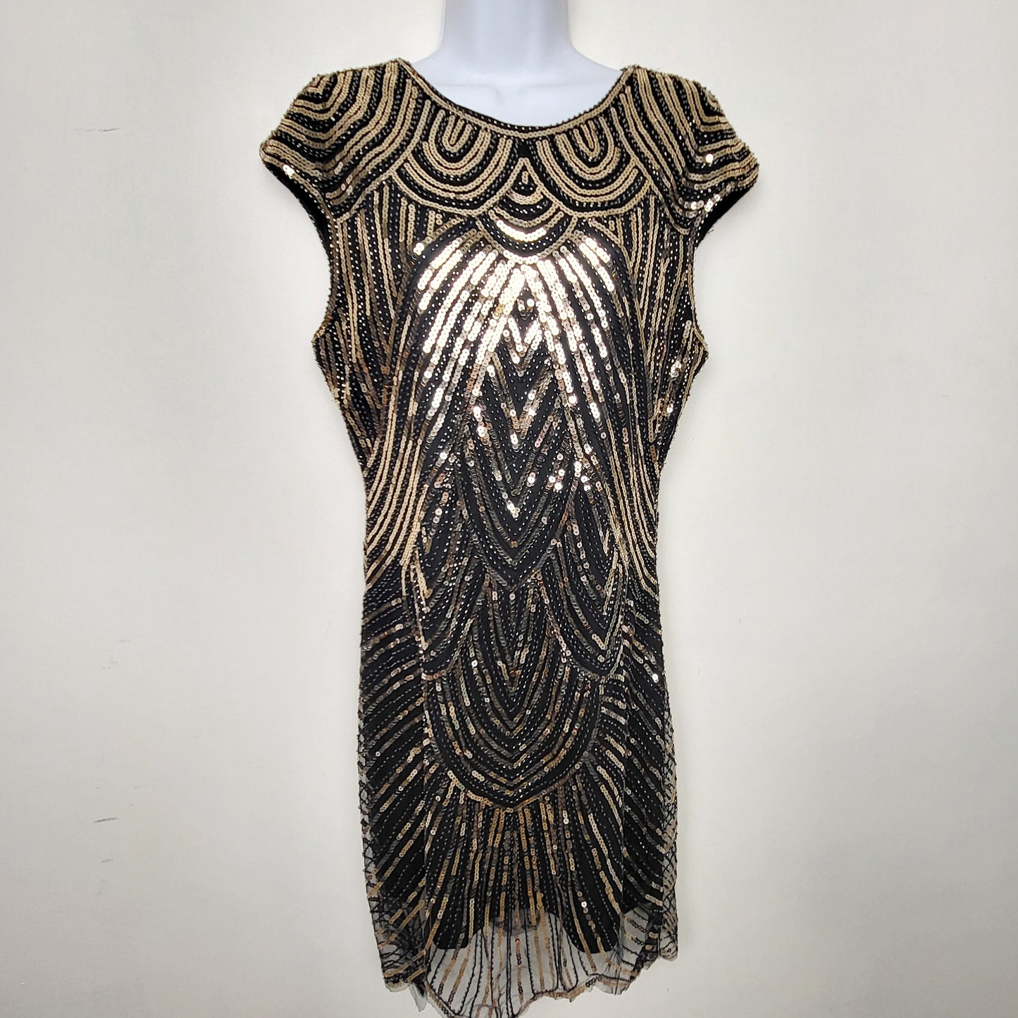 BBIN1 - Black and gold sequined flapper style dress. Sizes like a medium