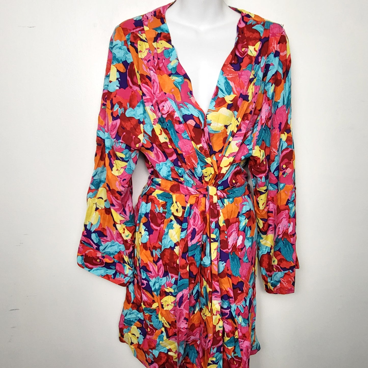 LSEV1 - LC WAIKIKI Shawl Collar Floral Women's Kimono and Shorts Set. Size XL