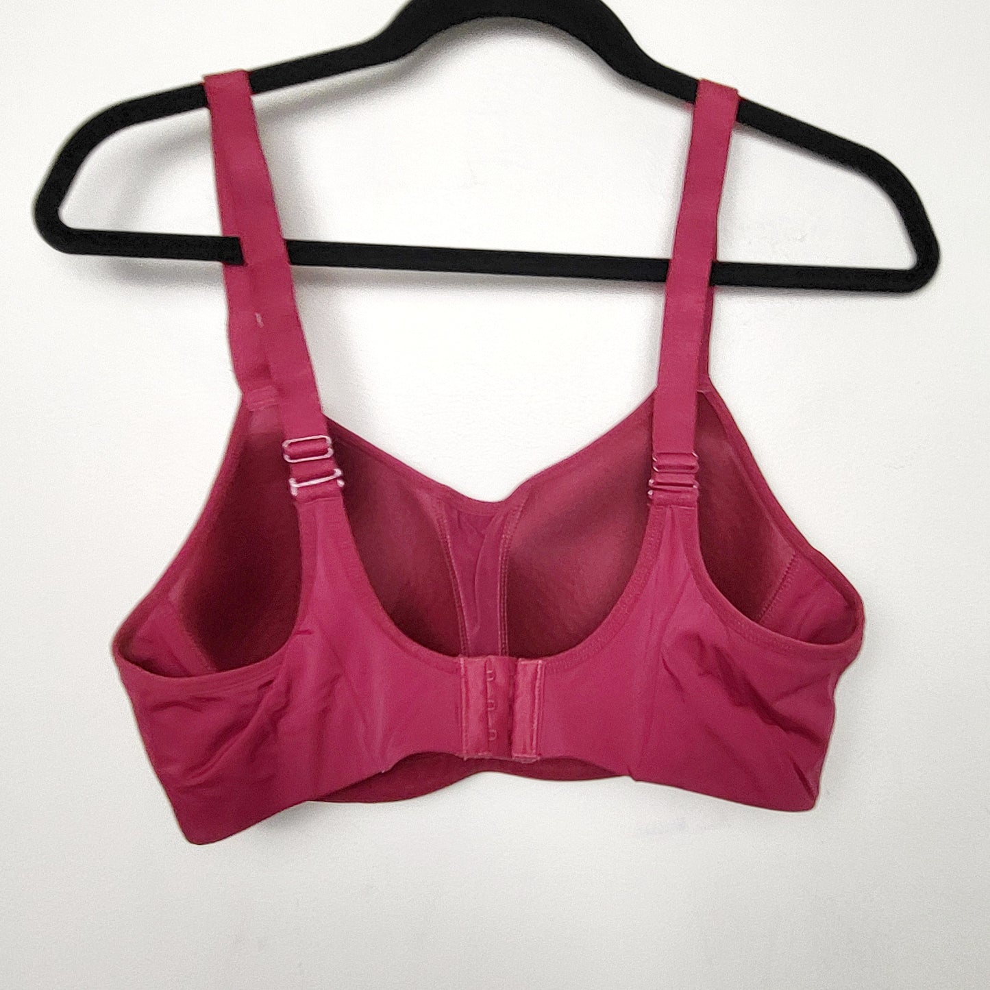 LSEV1 - Joe dark pink sports bra. Size large