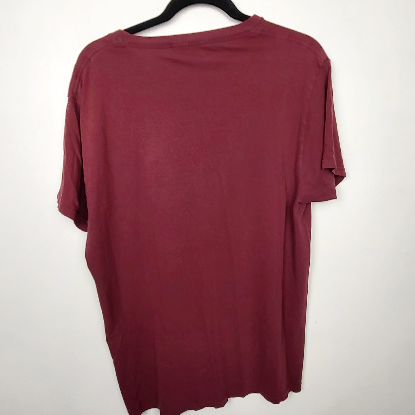 BBIN2 - RVCA burgundy standard t-shirt. Men's size large