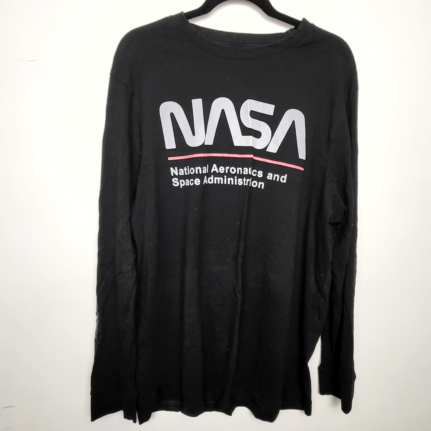 BBIN2 - Urban Heritage black long sleeved "NASA" shirt. Men's size XL