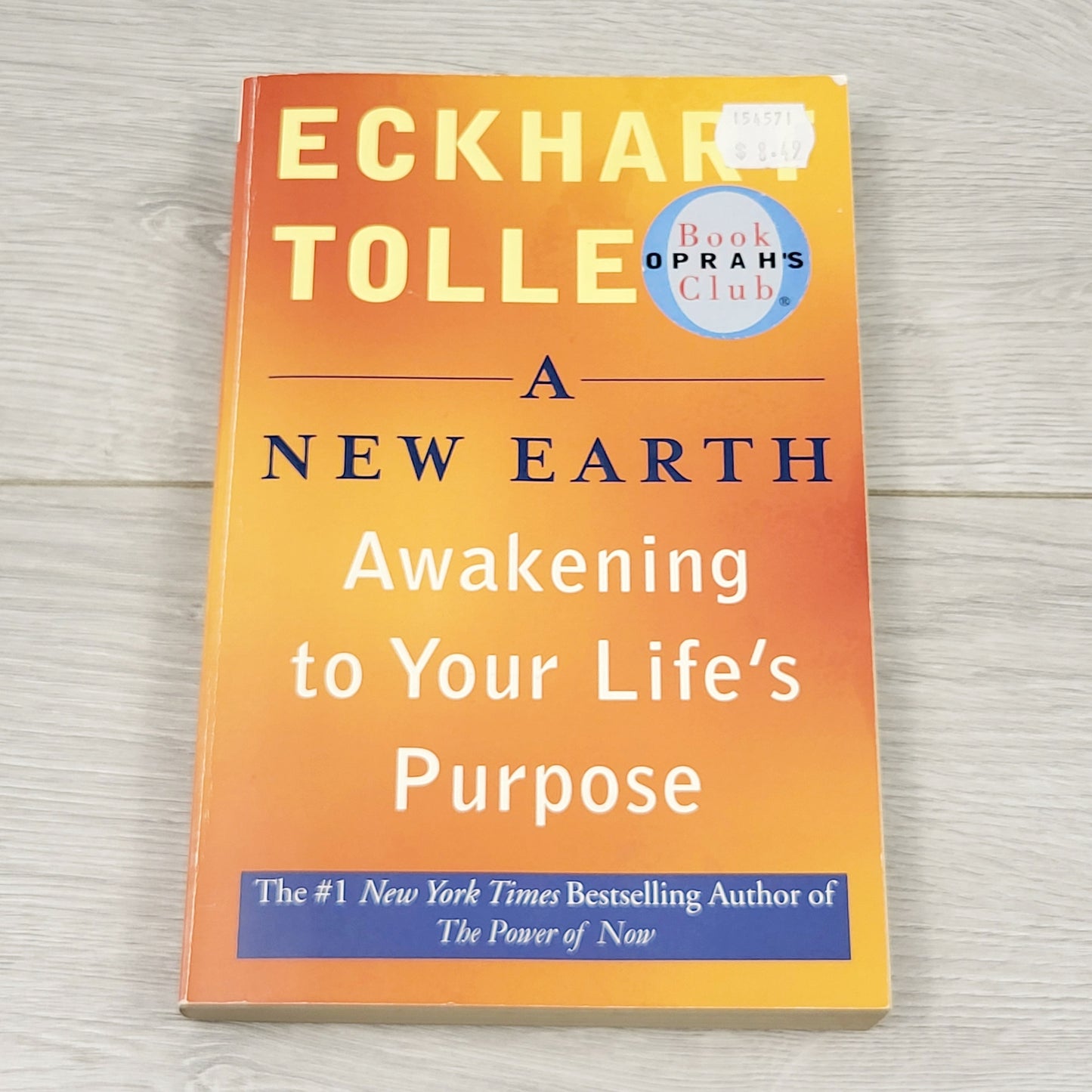 KDLV1 - A New Earth: Awakening to Your Life's Purose.  Soft cover Eckhart Tolle book