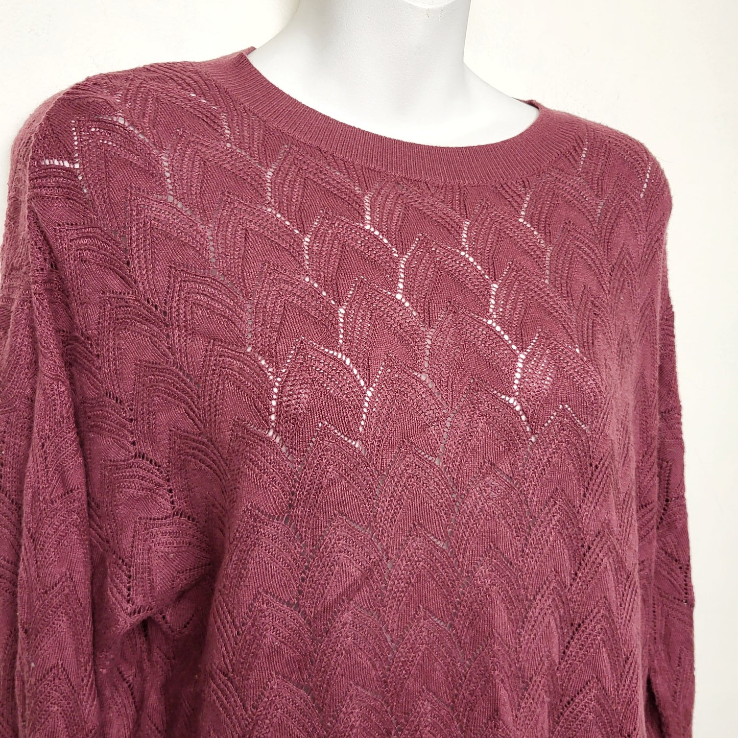 ACAR - Reitmans burgundy long sleeved sweater. Size large