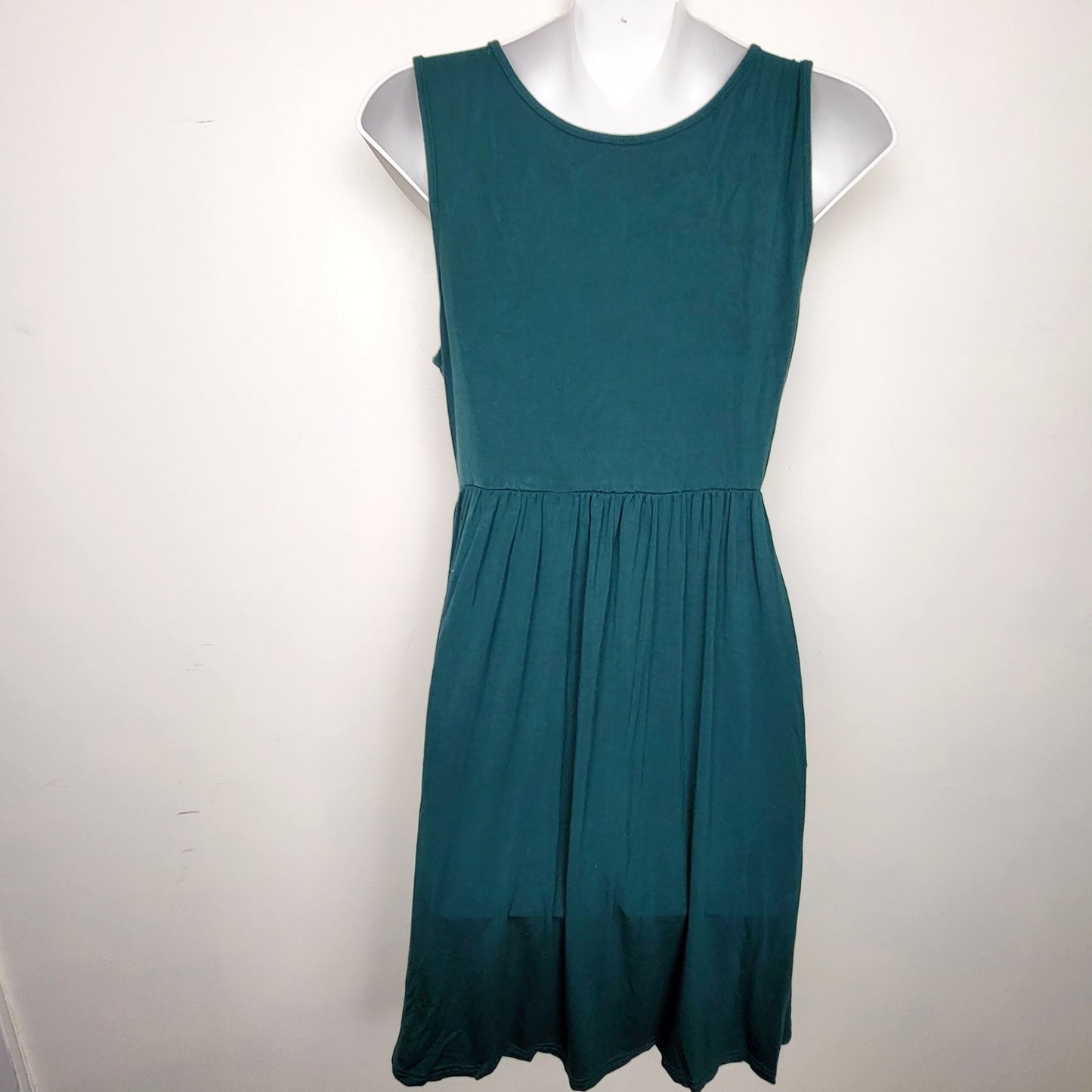 ACAR - Green stretchy sleeveless dress. Sizes as a XS/Small