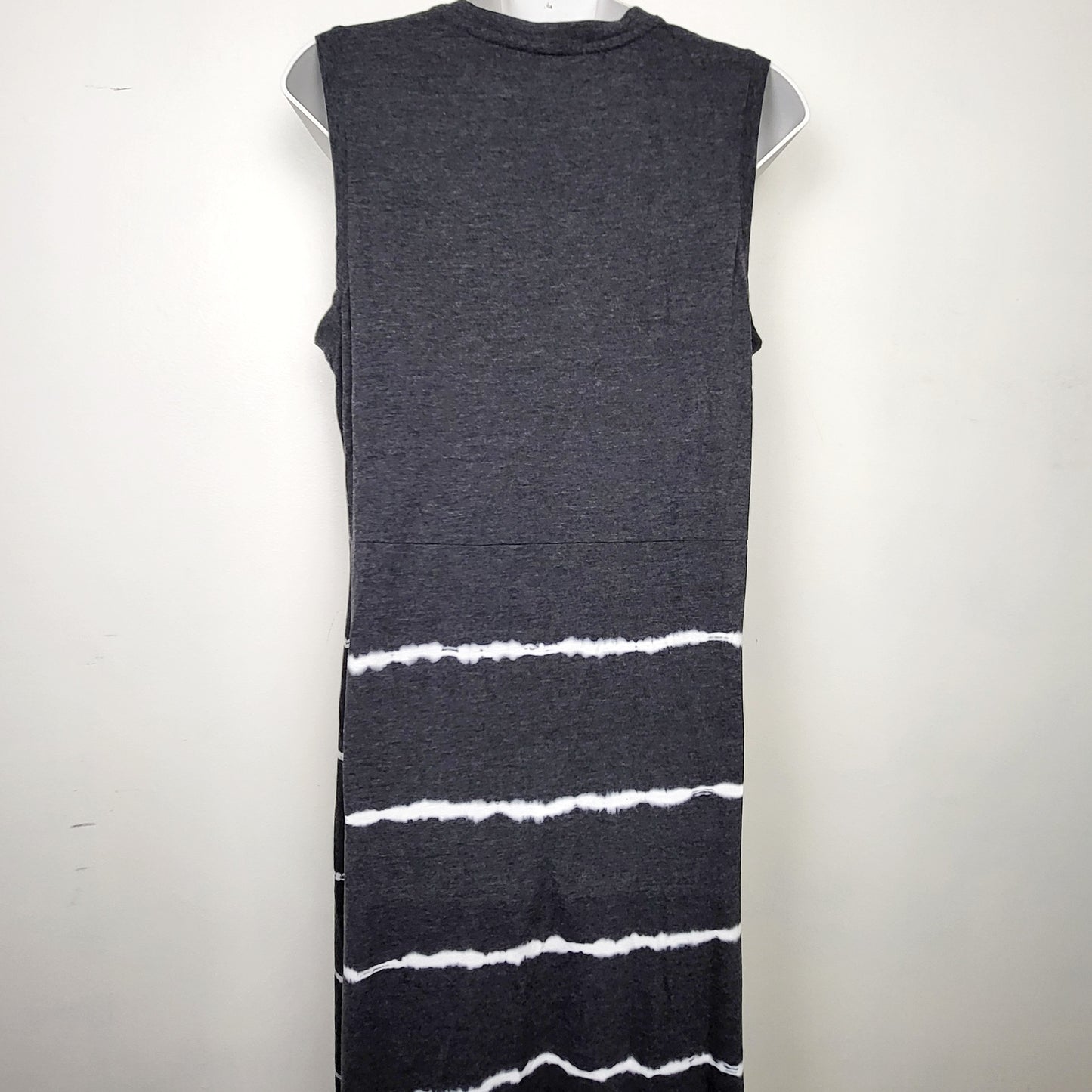 ZSFO1 - Denver Hayes grey striped loose fit sleeveless maxi dress. Size large