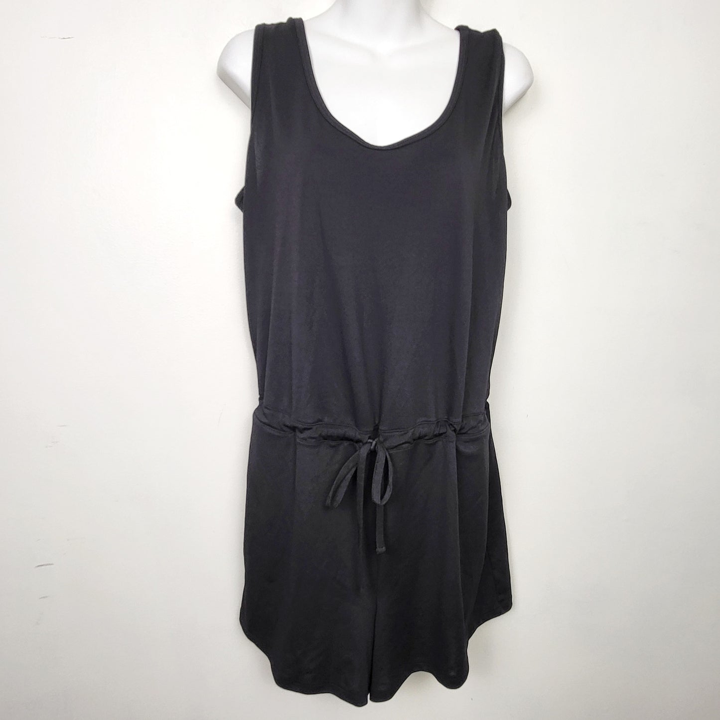 ZSFO1 - Joe Fresh black active romper with cinch waist. Size large 🍁