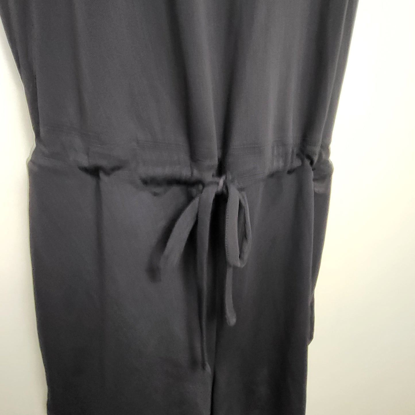 ZSFO1 - Joe Fresh black active romper with cinch waist. Size large 🍁