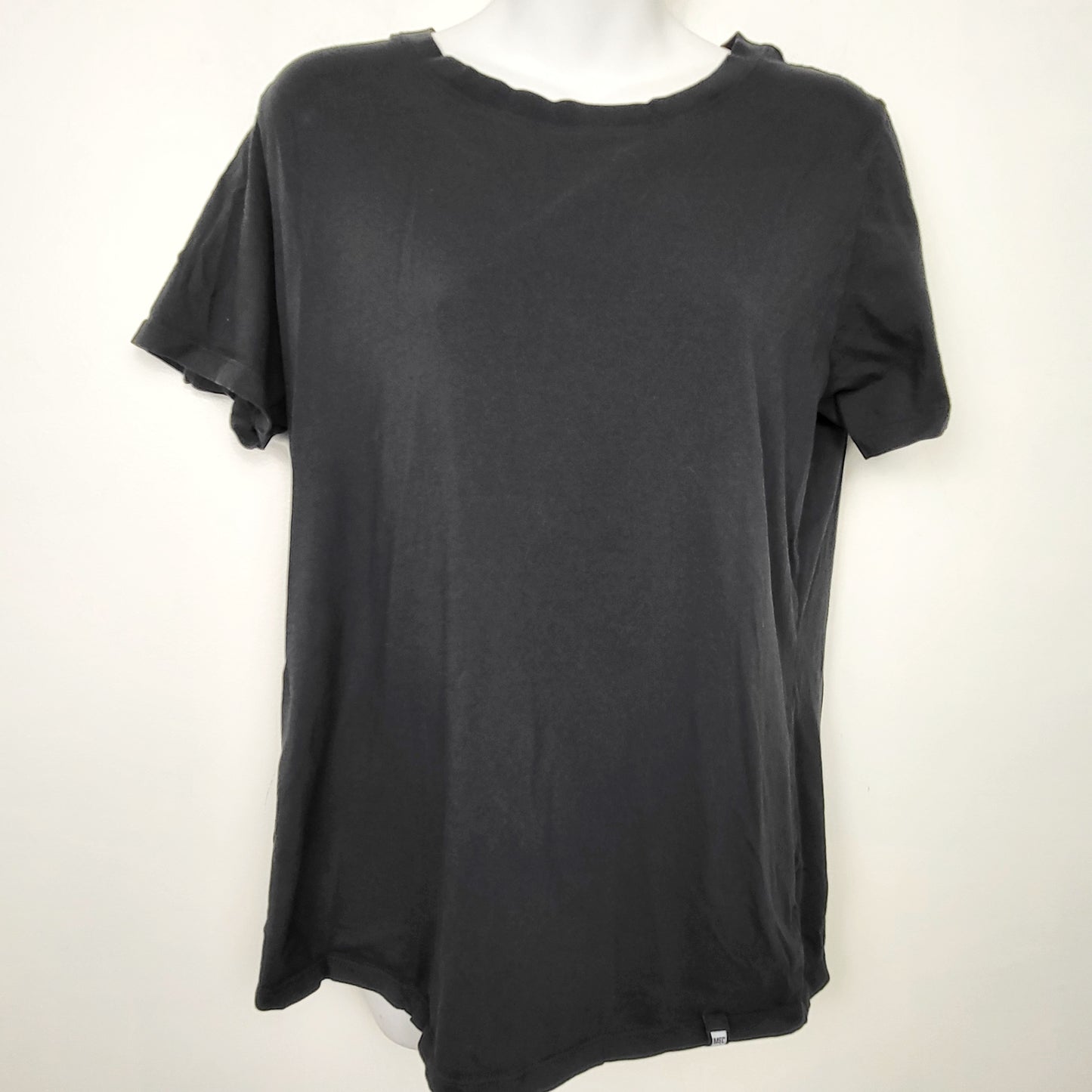 ZSFO1 - MEC black t-shirt. ladies size large