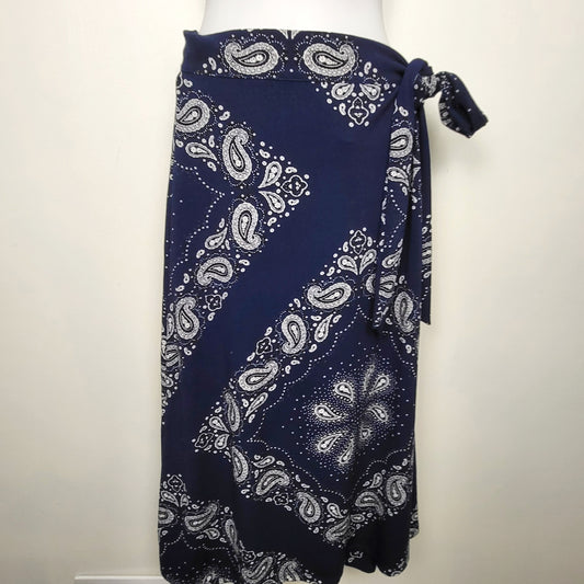 KTRC1 - Black Tape navy paisley print wrap skirt. Size small