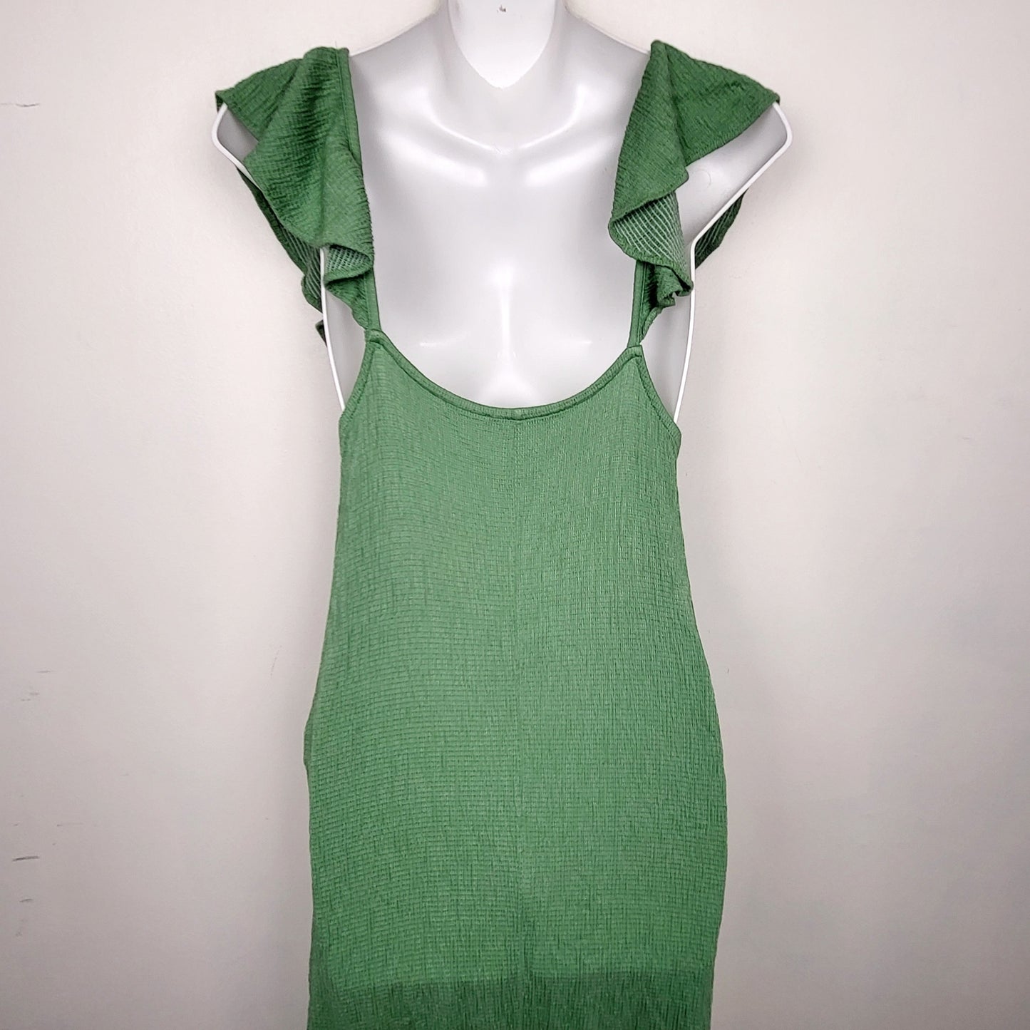 KTRC1 - Zara green smocked v-neck ruffle front sleeveless dress. Size small